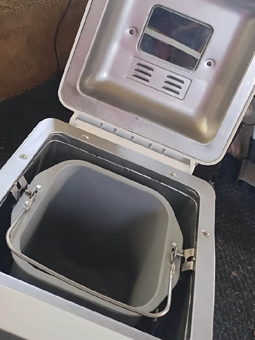 Bread Maker-(For Those Who' Don't  Want To Be A Zombie In 10 Years From GMOs.)